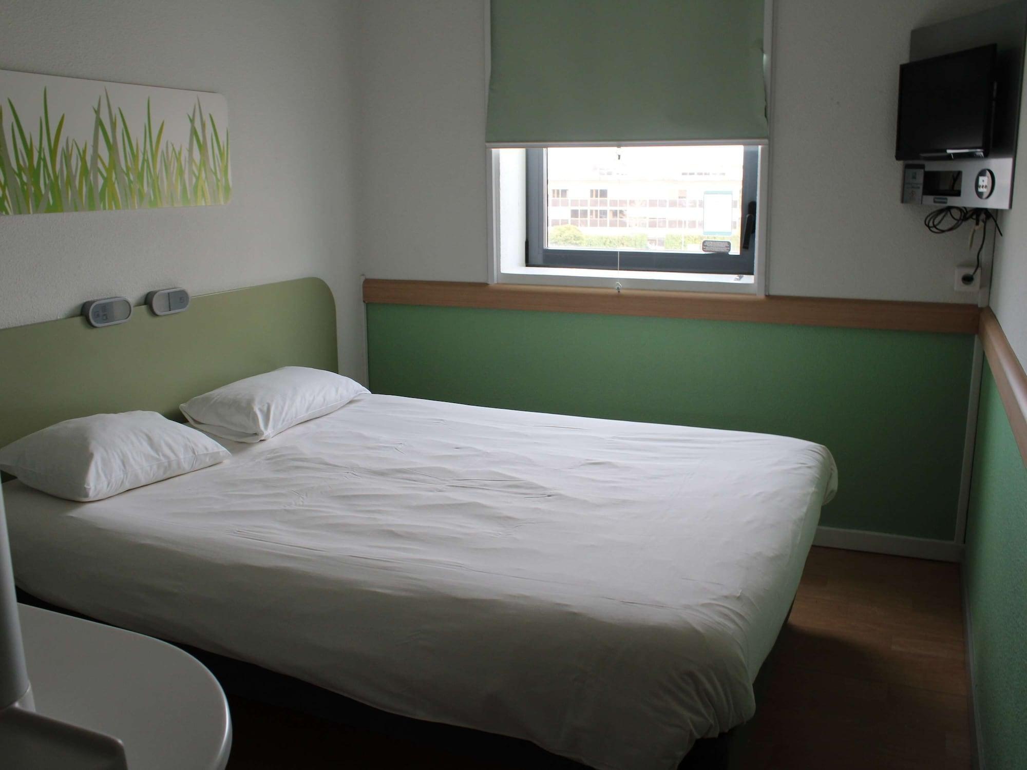 Ibis Budget Toulouse Aeroport Blagnac Exterior foto