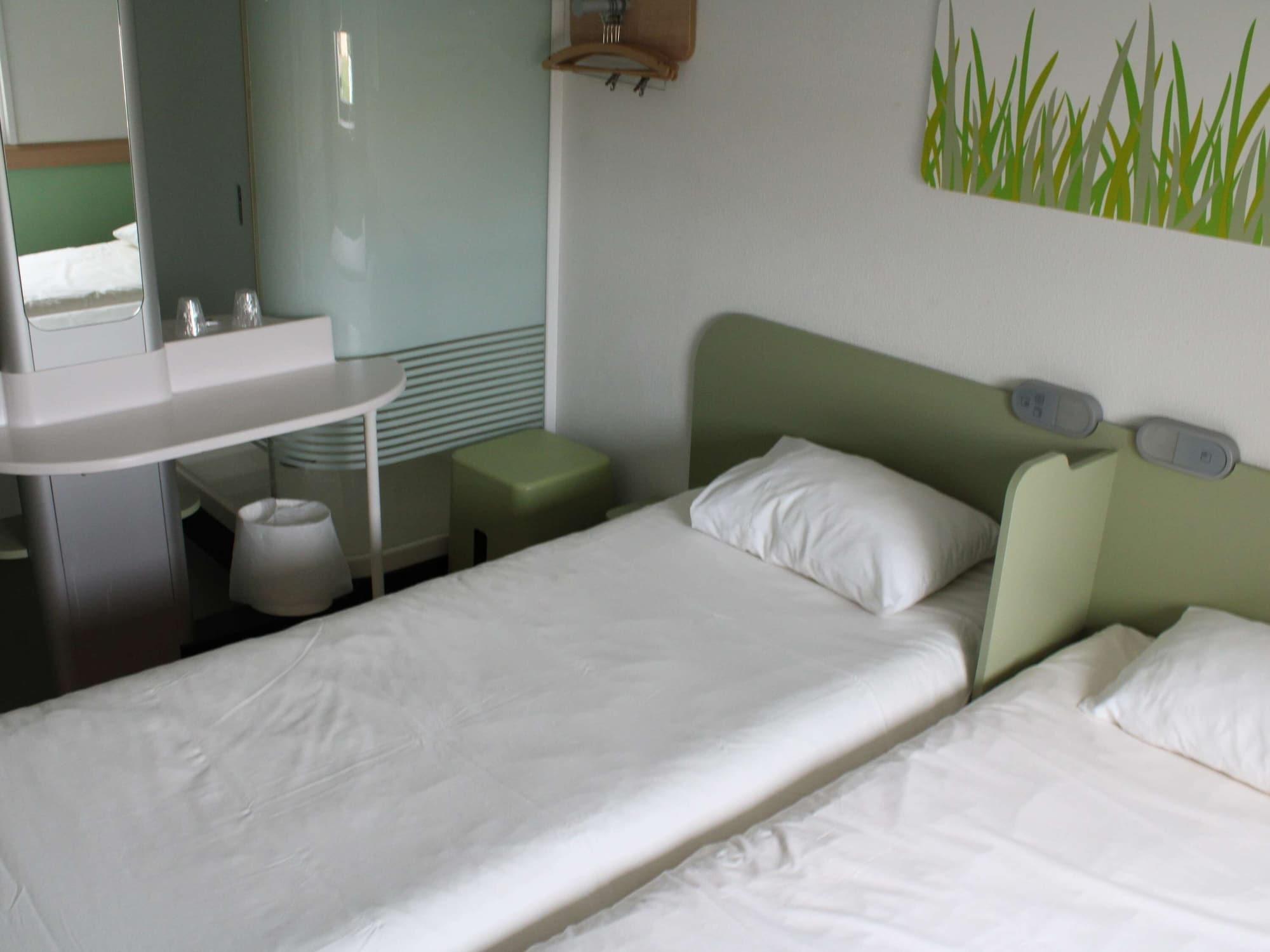 Ibis Budget Toulouse Aeroport Blagnac Exterior foto