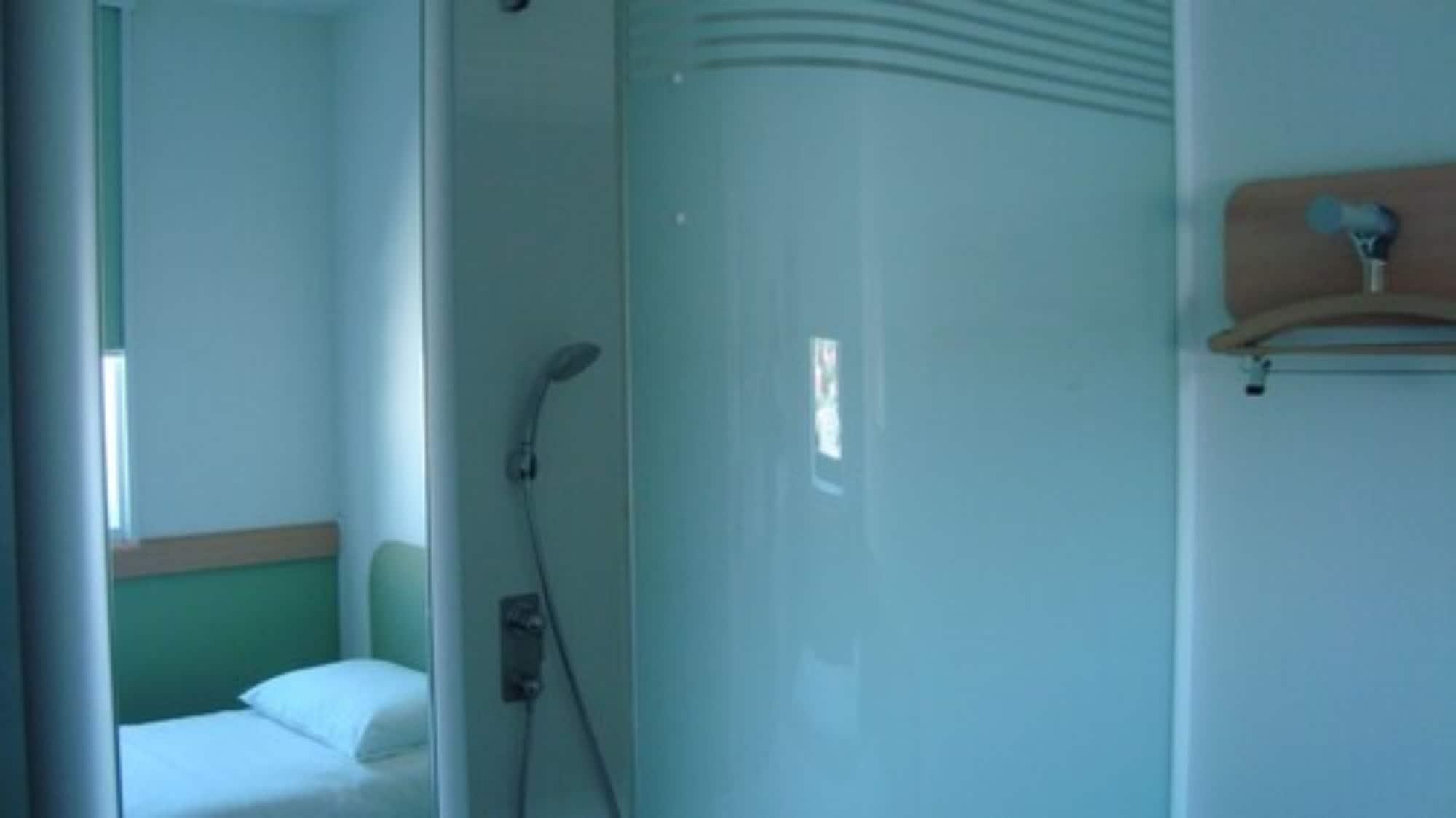Ibis Budget Toulouse Aeroport Blagnac Exterior foto