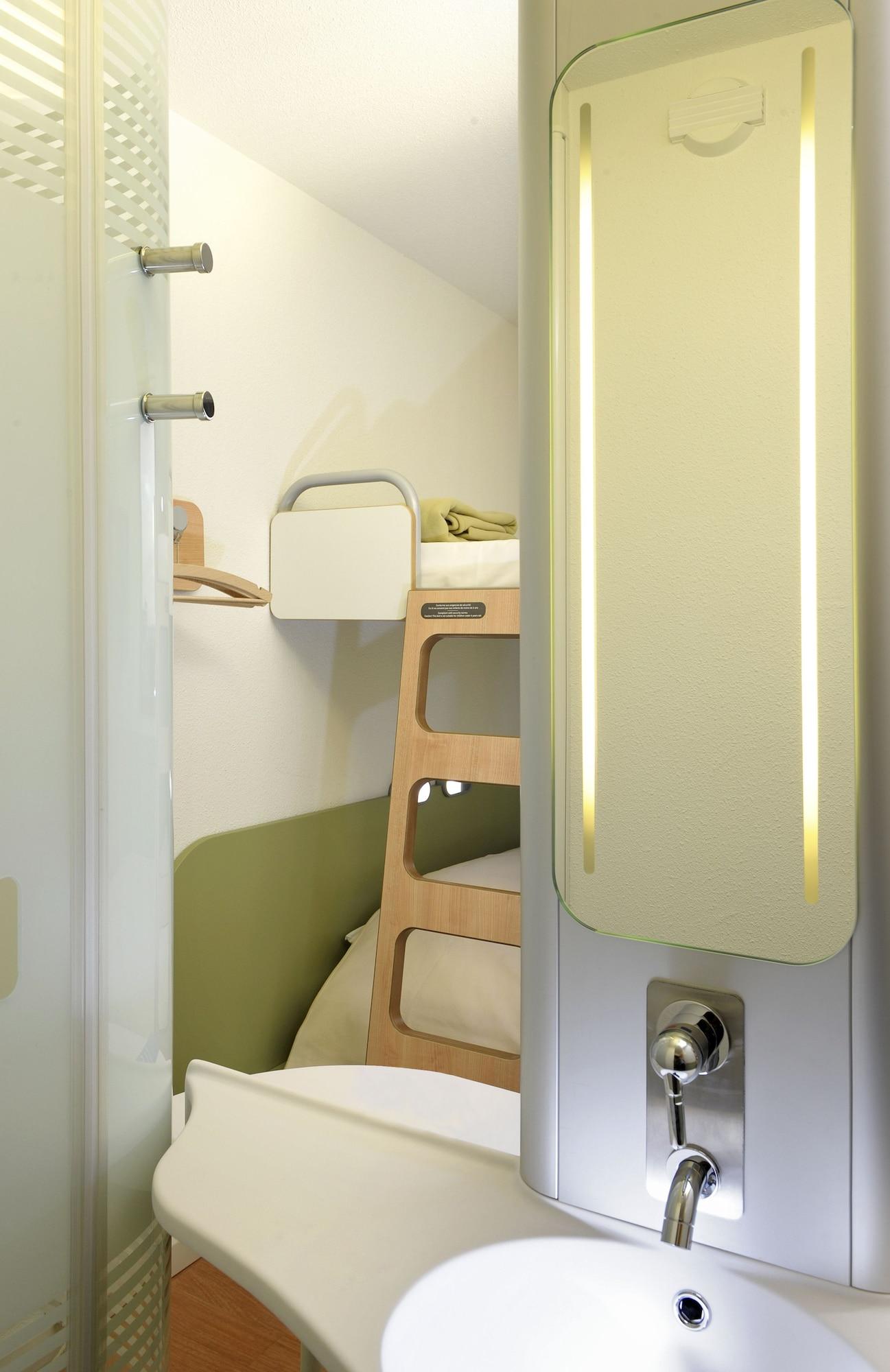 Ibis Budget Toulouse Aeroport Blagnac Exterior foto