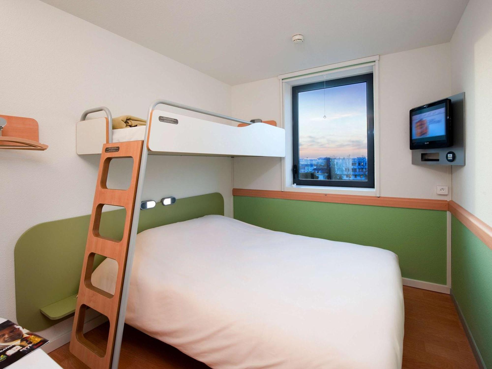 Ibis Budget Toulouse Aeroport Blagnac Exterior foto