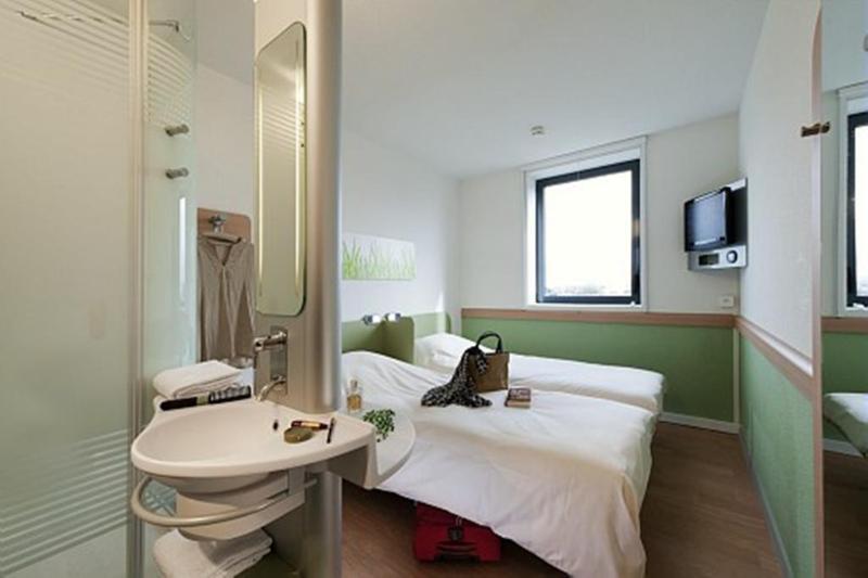 Ibis Budget Toulouse Aeroport Blagnac Exterior foto